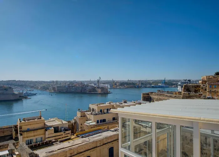 Tritoni Harbour Suites - Valletta