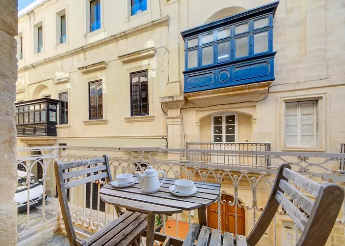 Tritoni Harbour Suites - Valletta