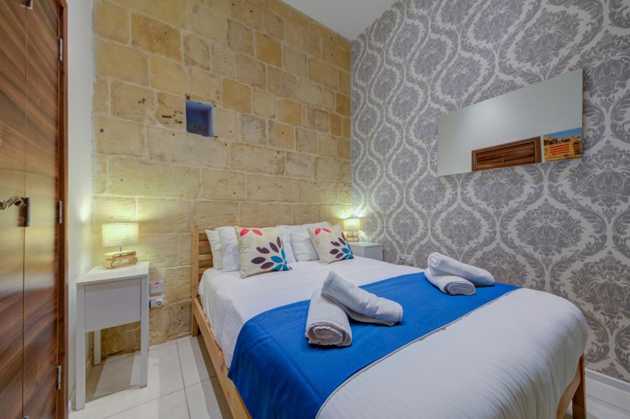 Tritoni Harbour - *