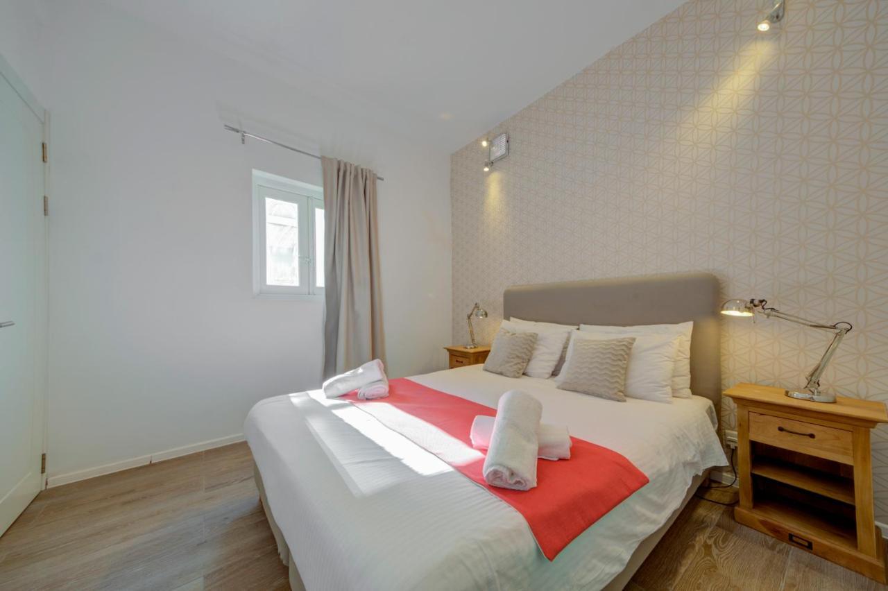 Tritoni Harbour -